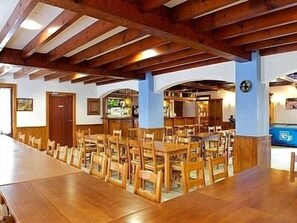 Breakfast, lunch, dinner served; Basque cuisine  - Auberge Etchoinia (Lasse)