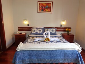 Superior-Zimmer | Hochwertige Bettwaren, Zimmersafe, Schreibtisch, Verdunkelungsvorhänge