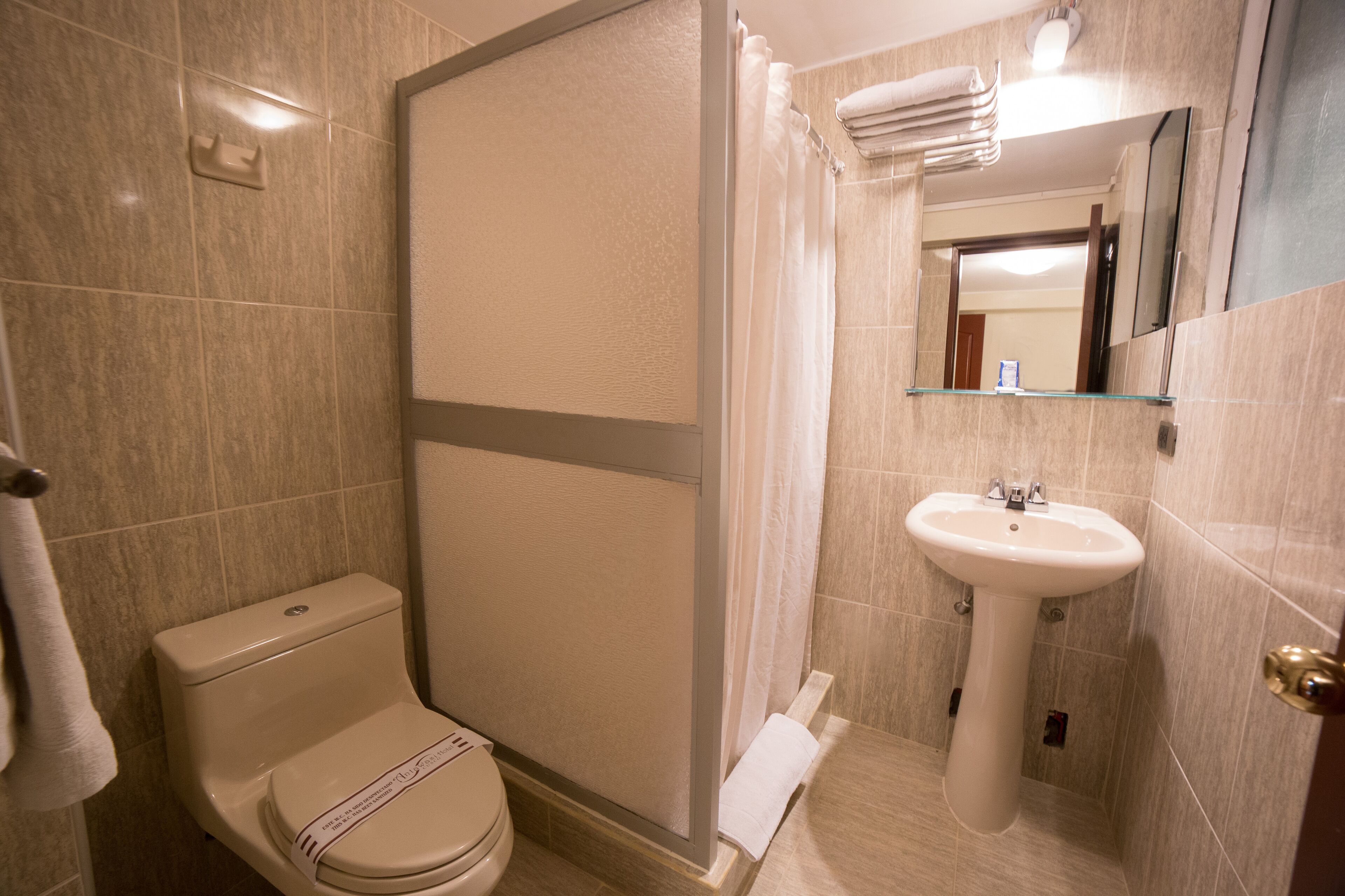 single room | bathroom | shower, rainfall showerhead, free toiletries, hair dryer