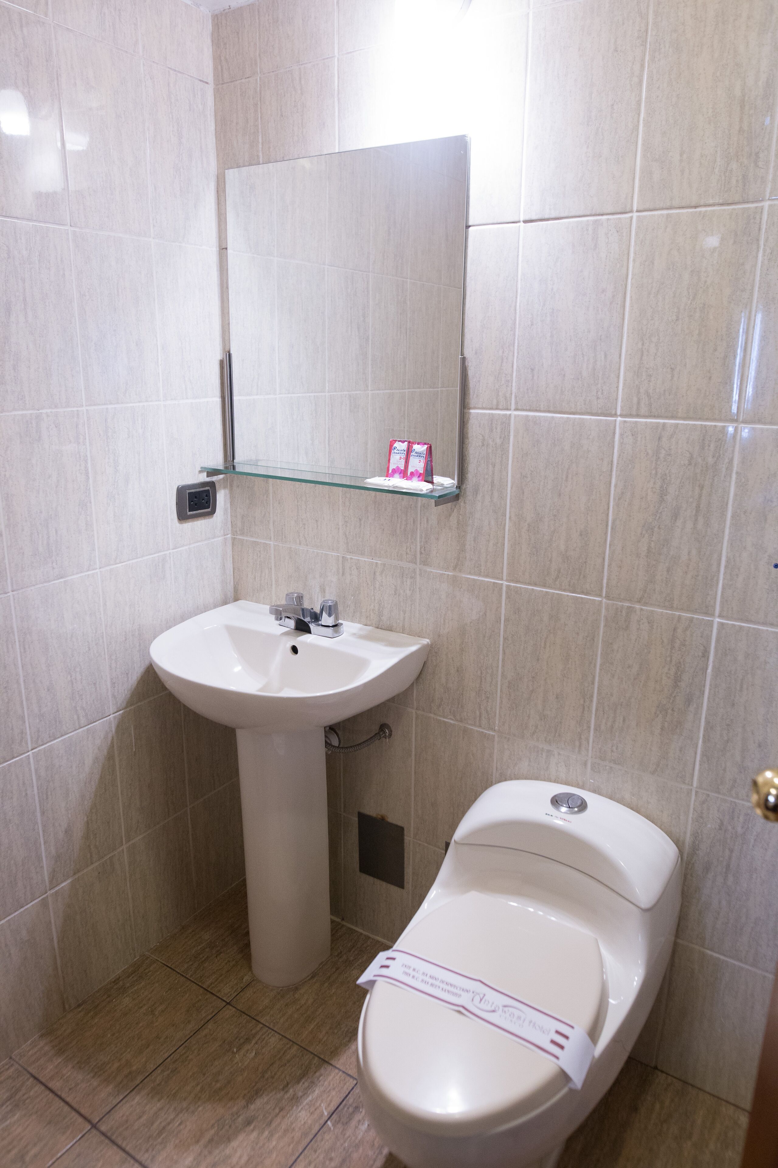 double room | bathroom | shower, rainfall showerhead, free toiletries, hair dryer