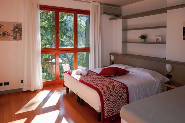 Classic Studio | Premium bedding, Select Comfort beds, desk, soundproofing
