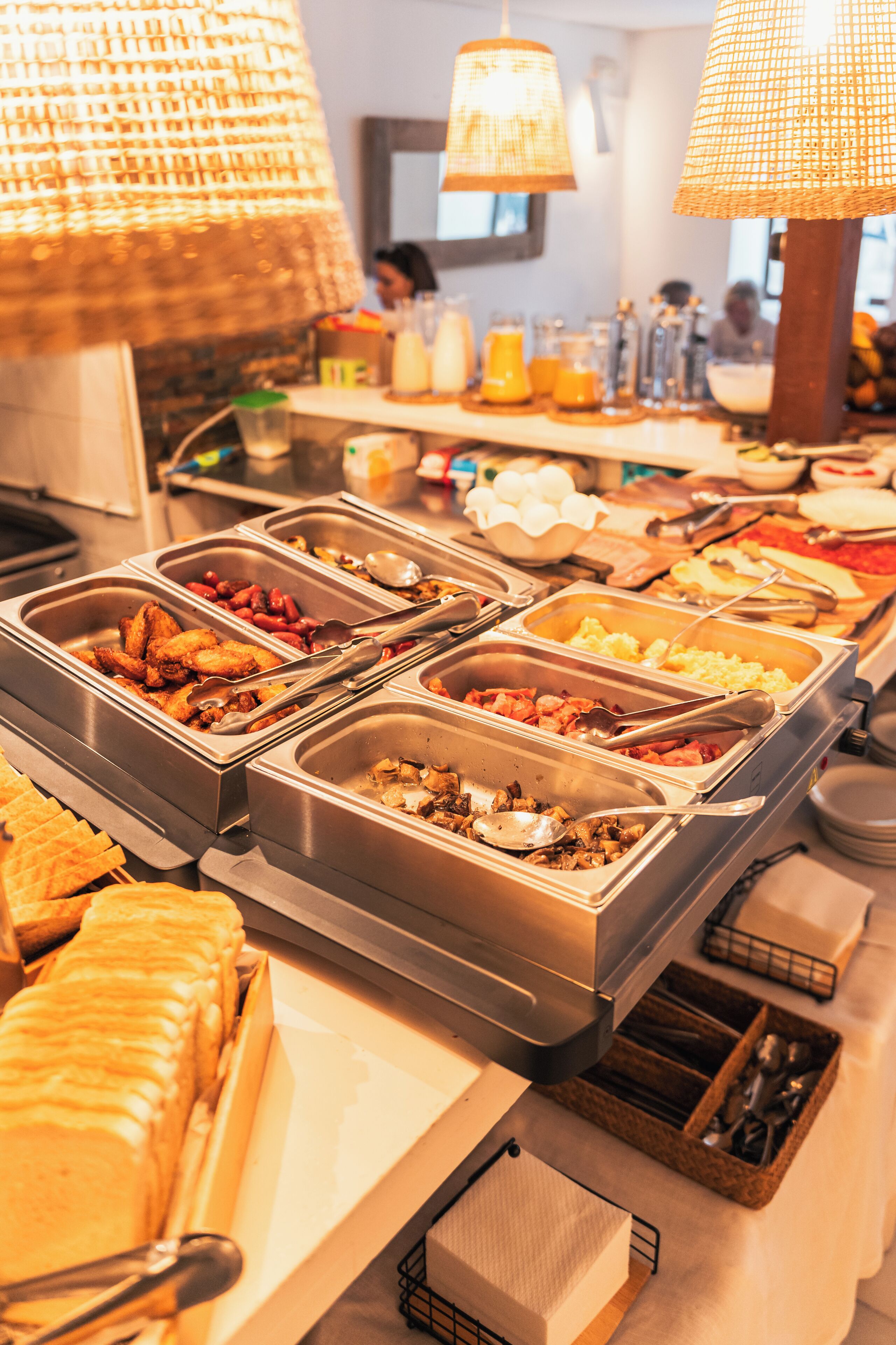 Desayuno buffet (EUR 12.50 por persona) 