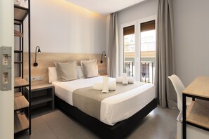 Standard Double Room, Balcony, City View | Desk, iron/ironing board, free WiFi, bed sheets - Hotel La Milagrosa (Alicante)