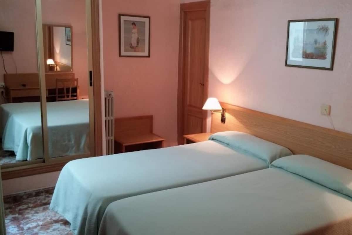 Double or Twin Room | Desk, free cots/infant beds, free WiFi, bed sheets