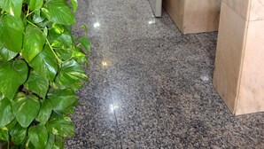 Interior entrance - Hotel Cervantes (Alicante)