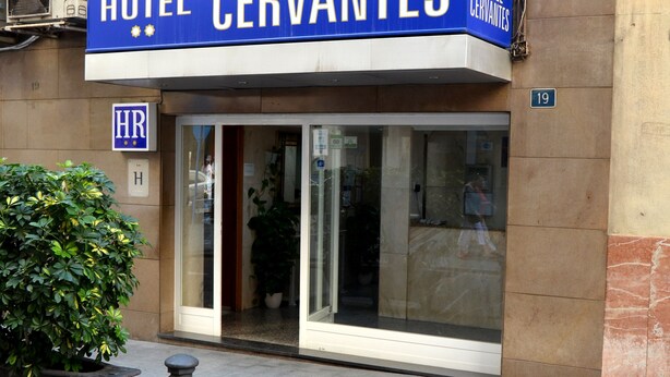 Property entrance - Hotel Cervantes (Alicante)