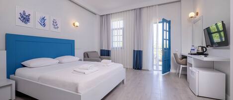 1 bedroom, pillowtop beds, minibar, laptop workspace