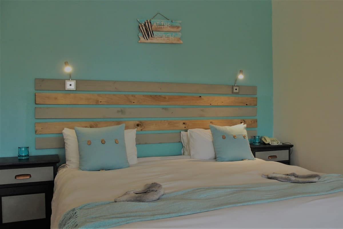 Premium bedding, down duvets, Select Comfort beds, in-room safe