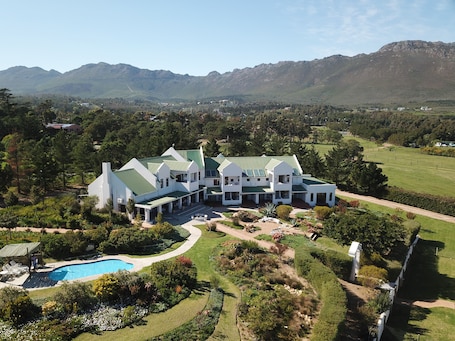 Property grounds. Wind-Rose Guest House