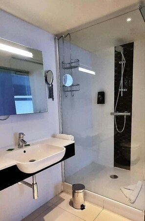 Douche de la salle de bain
