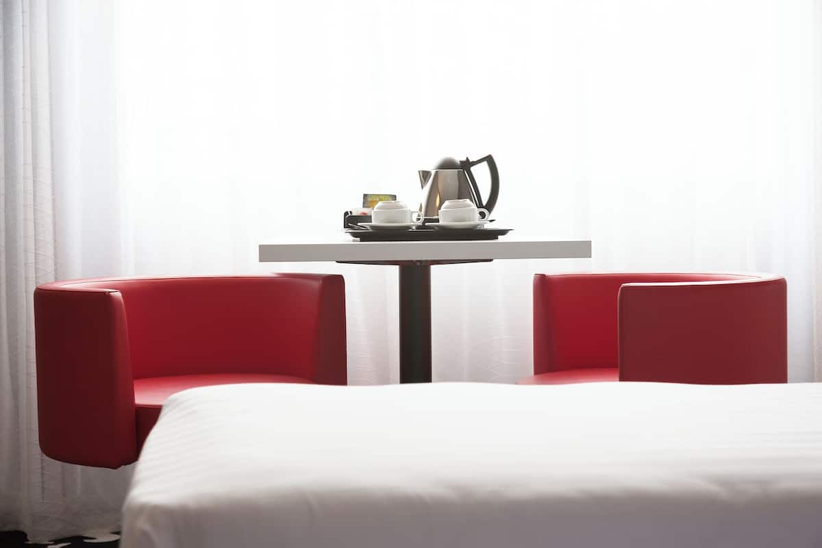 Ropa de cama de alta calidad y minibar