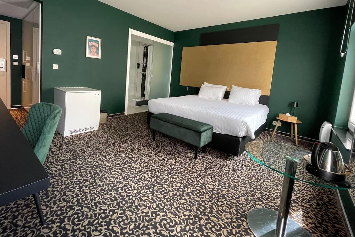 Comfort Double Room | Premium bedding, minibar, in-room safe, individually furnished