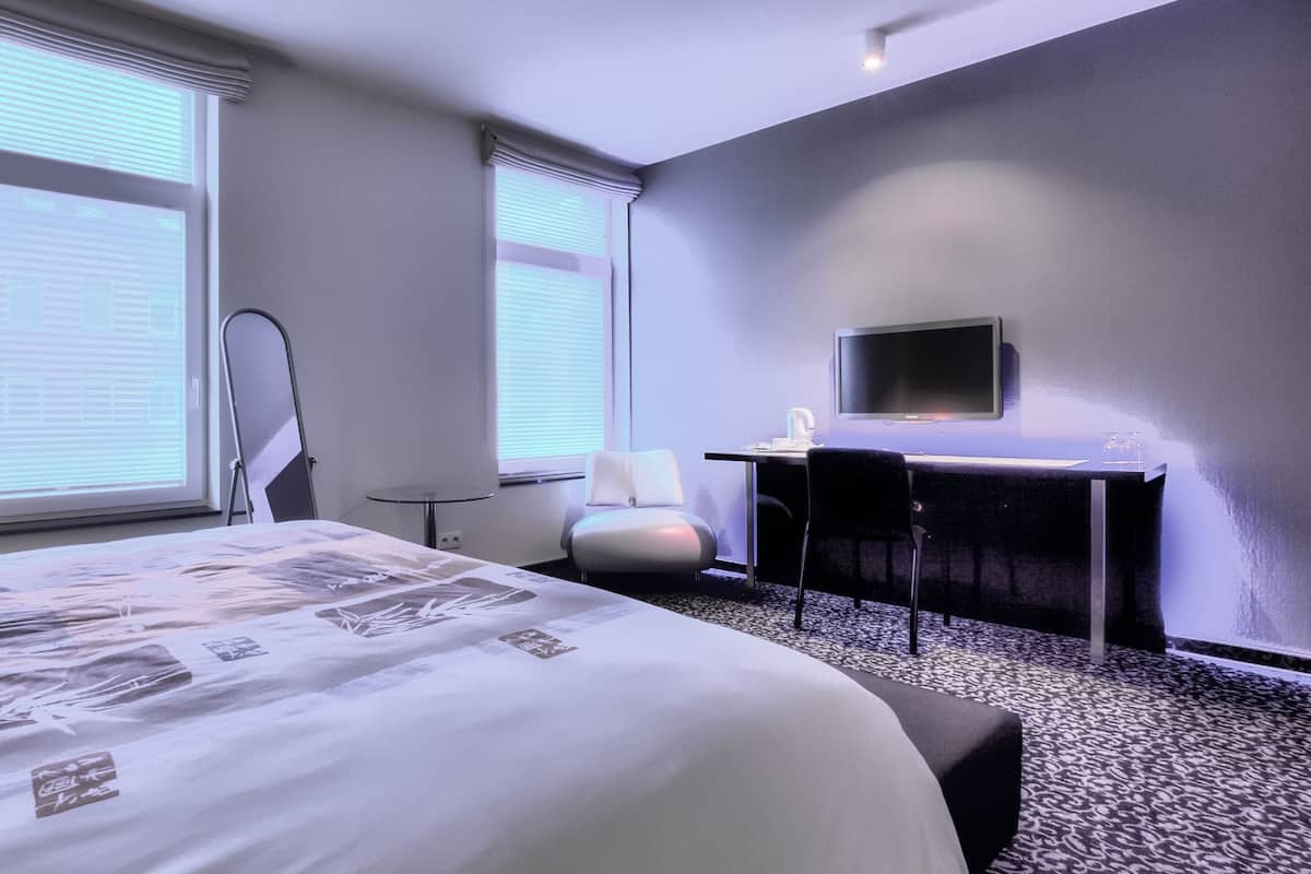 Ropa de cama de alta calidad y minibar