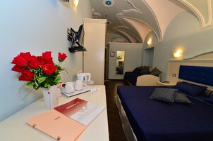 Ropa de cama de alta calidad y minibar