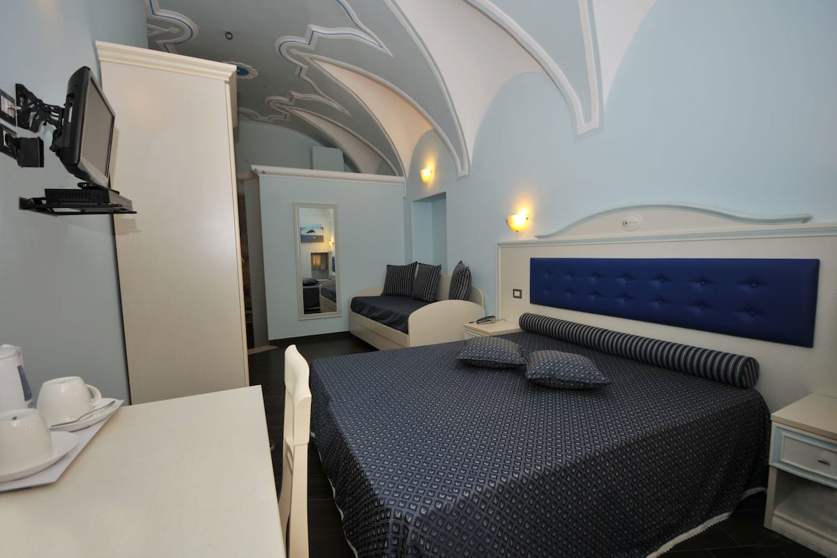 Exclusive Suite, 1 Bedroom, Private Bathroom (Superior)