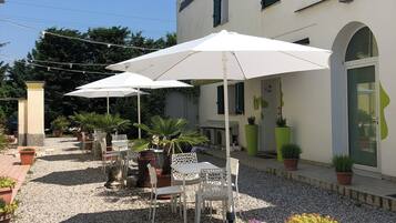 Standard-Doppelzimmer, eigenes Bad, Gartenblick | Ausblick vom Zimmer