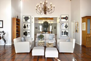 Free daily full breakfast 