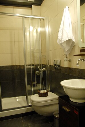 Free toiletries, hair dryer, towels