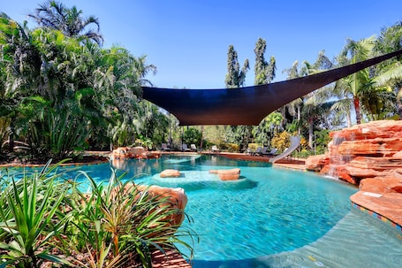 2 outdoor pools, sun loungers
