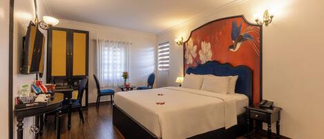 Deluxe Double or Twin Room | Minibar, in-room safe, desk, soundproofing