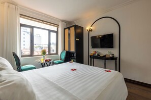 Deluxe Double or Twin Room | Minibar, in-room safe, desk, soundproofing - Hanoi House Hotel & Travel (Hanoi)