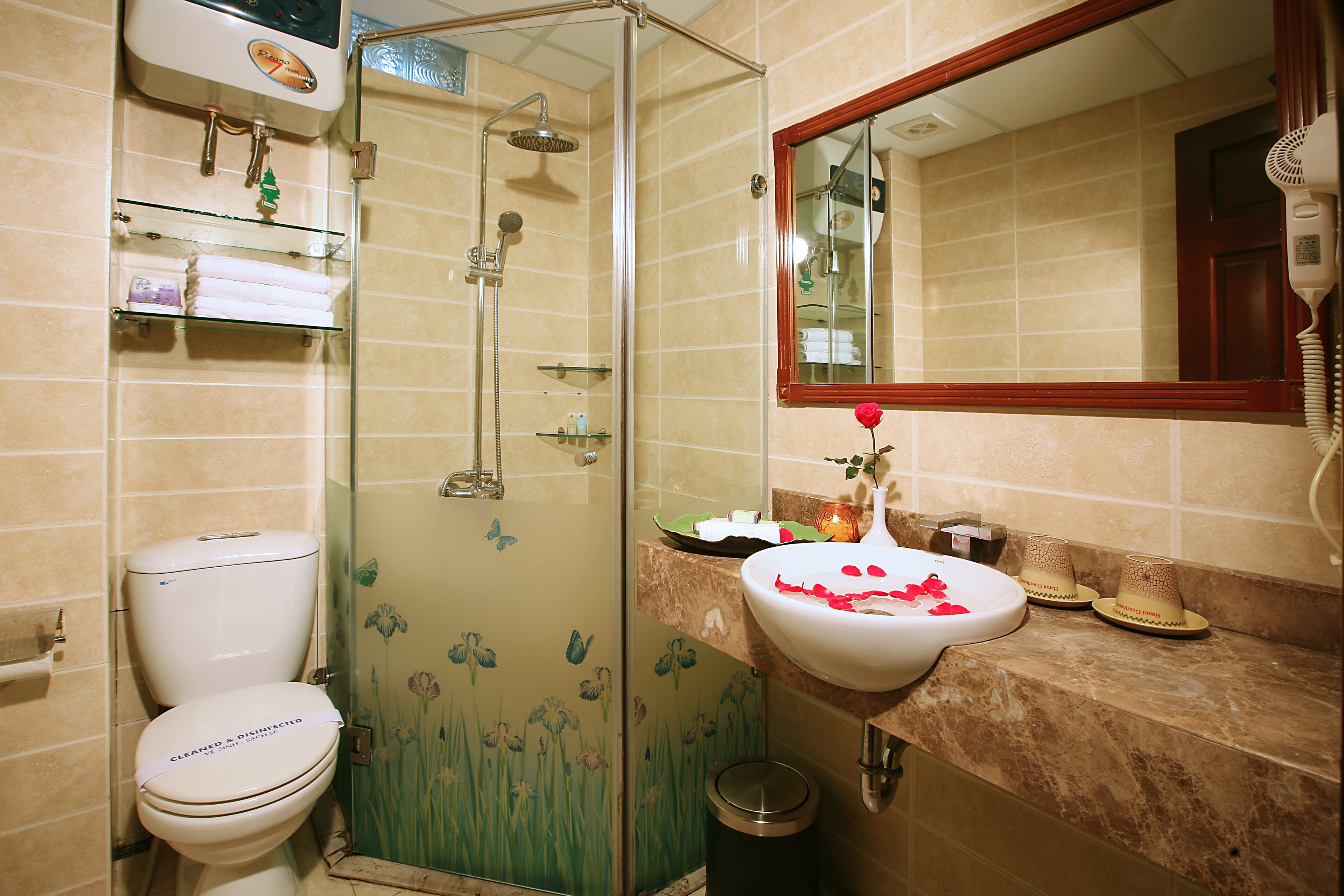 deluxe double or twin room | bathroom | free toiletries, hair dryer, slippers, towels