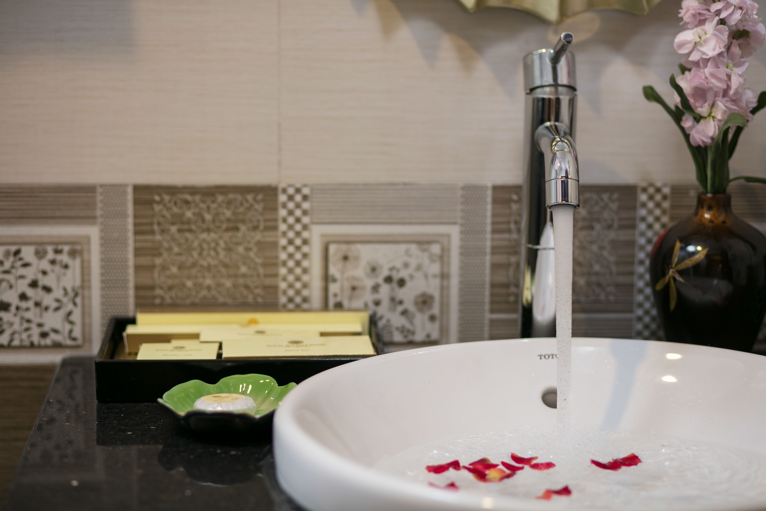 bathtub, free toiletries, hair dryer, bathrobes