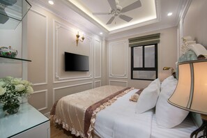 ห้องซูพีเรีย, เตียงใหญ่ 1 เตียง หรือเตียงเดี่ยว 2 เตียง | บริเวณนั่งเล่น | ทีว ีจอแอลซีดี, เตาผิง