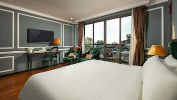 Minibar, in-room safe, individually decorated, desk