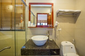 Regadera, regadera tipo lluvia, amenidades de baño gratuitas