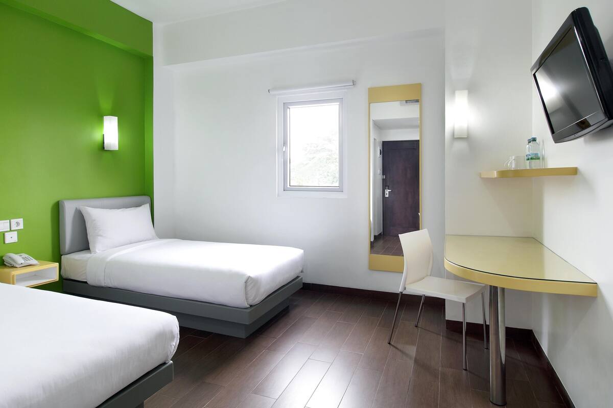 In-room safe, desk, free WiFi, bed sheets