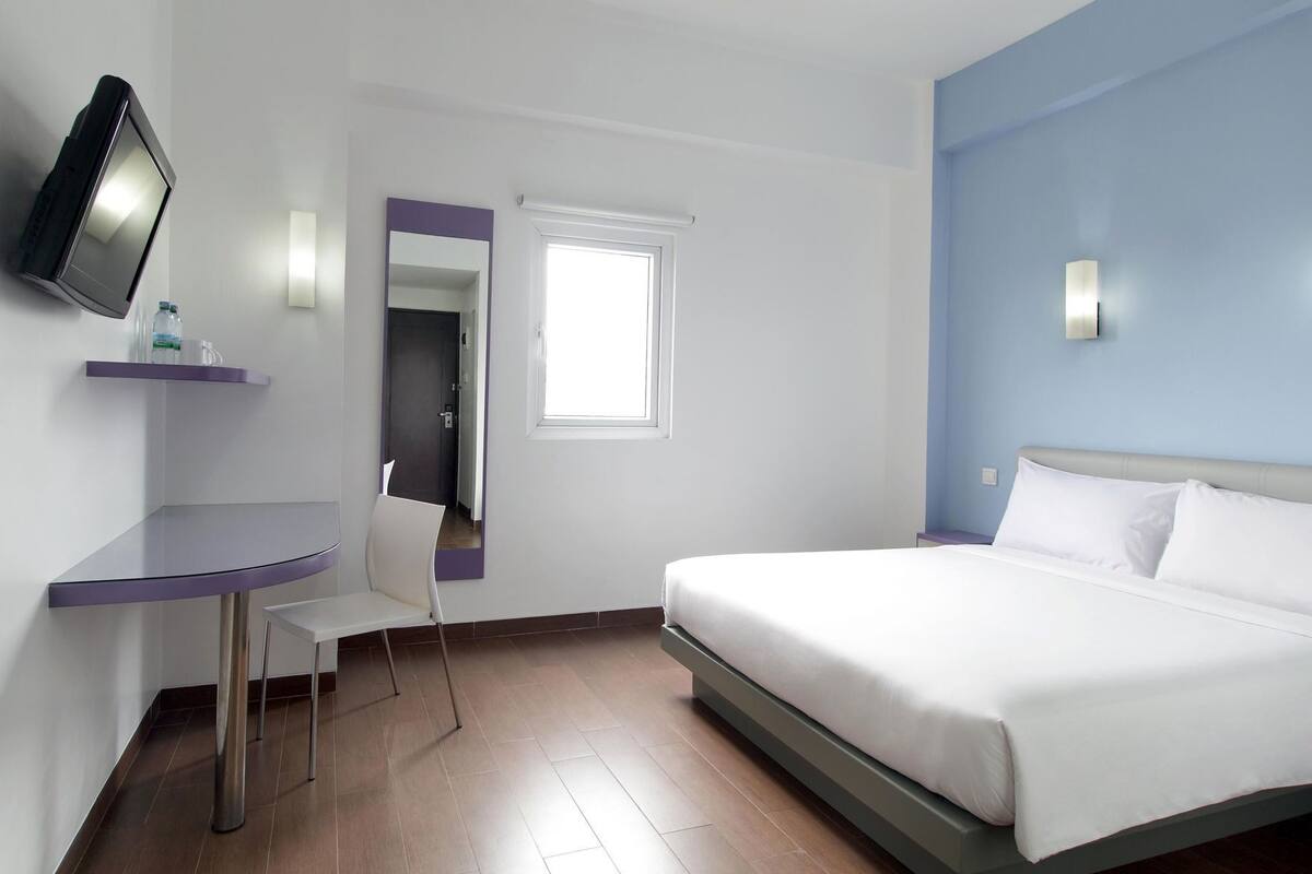 In-room safe, desk, free WiFi, bed sheets