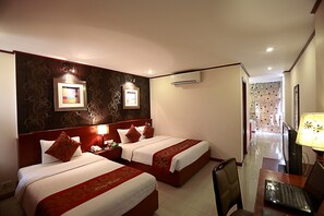 ミニバー、デスク、防音設備、ベビーベッド (無料)