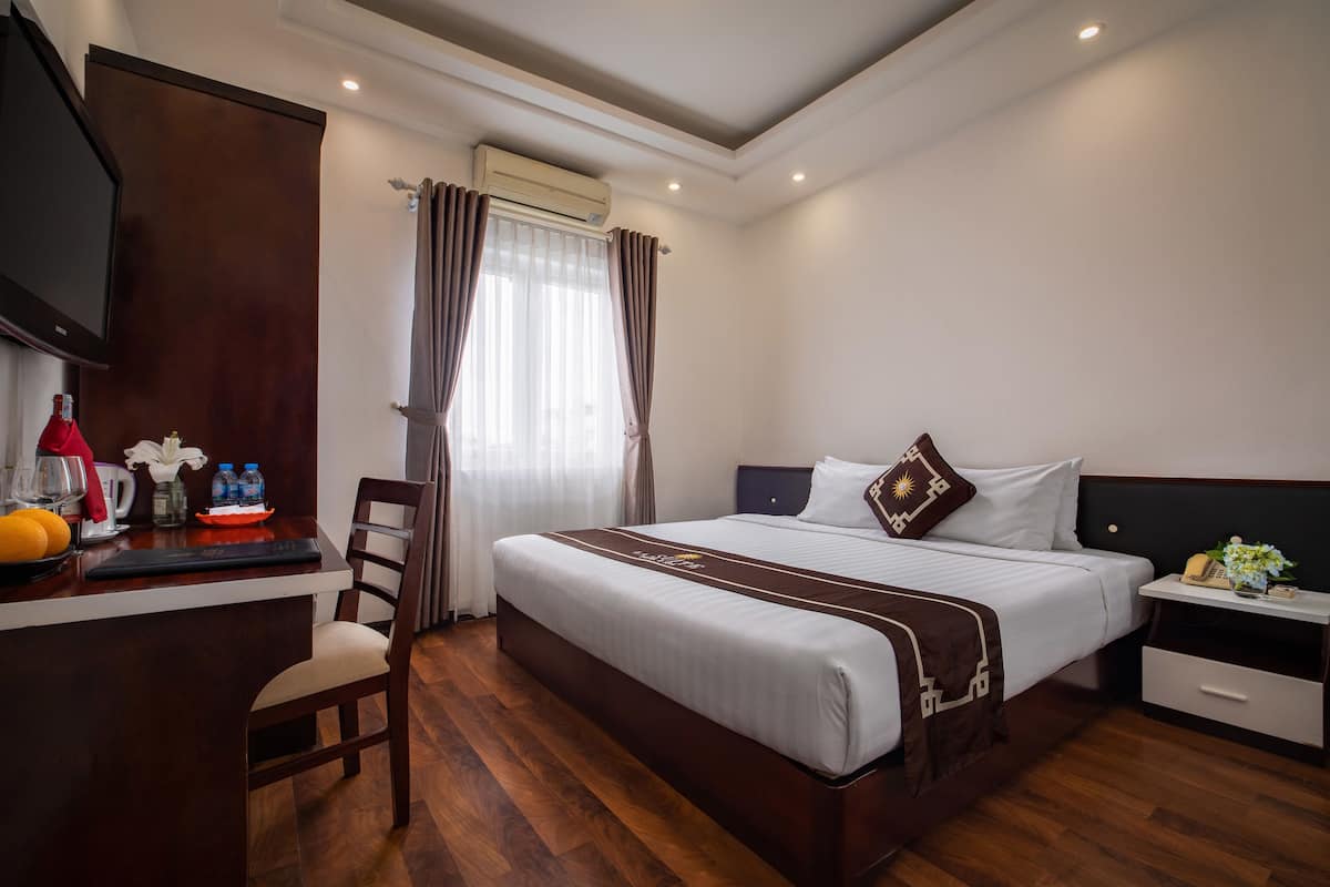 Deluxe Room, 1 Katil Kelamin (Double) atau 2 Katil Bujang (Single), City View | Bar mini, peti besi dalam bilik, dilengkapkan perabot secara berasingan