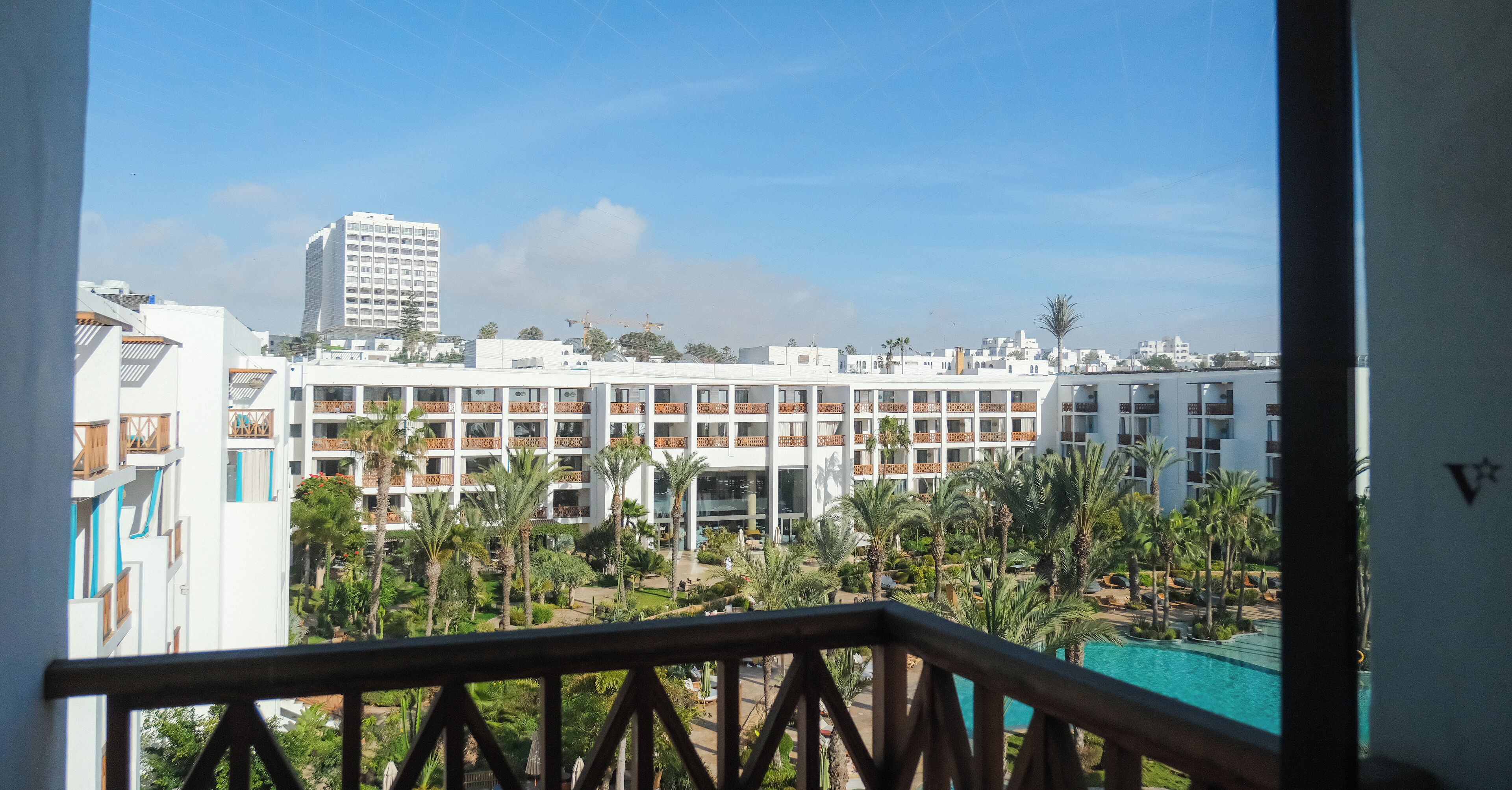 Deluxe Twin Room (Poolside View) | Premium bedding, minibar, in-room safe, desk