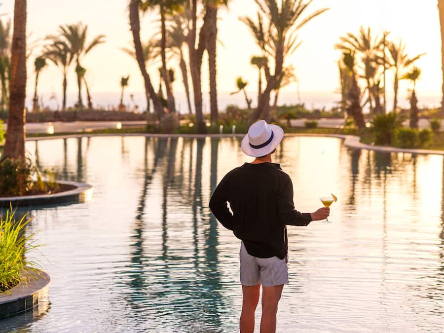 Piscina externa, guarda-sóis