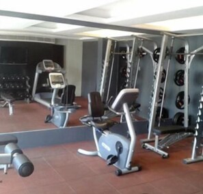 Fitness facility - THE ATMOS HOTEL (Paud)