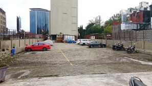 Parking - THE ATMOS HOTEL (Paud)