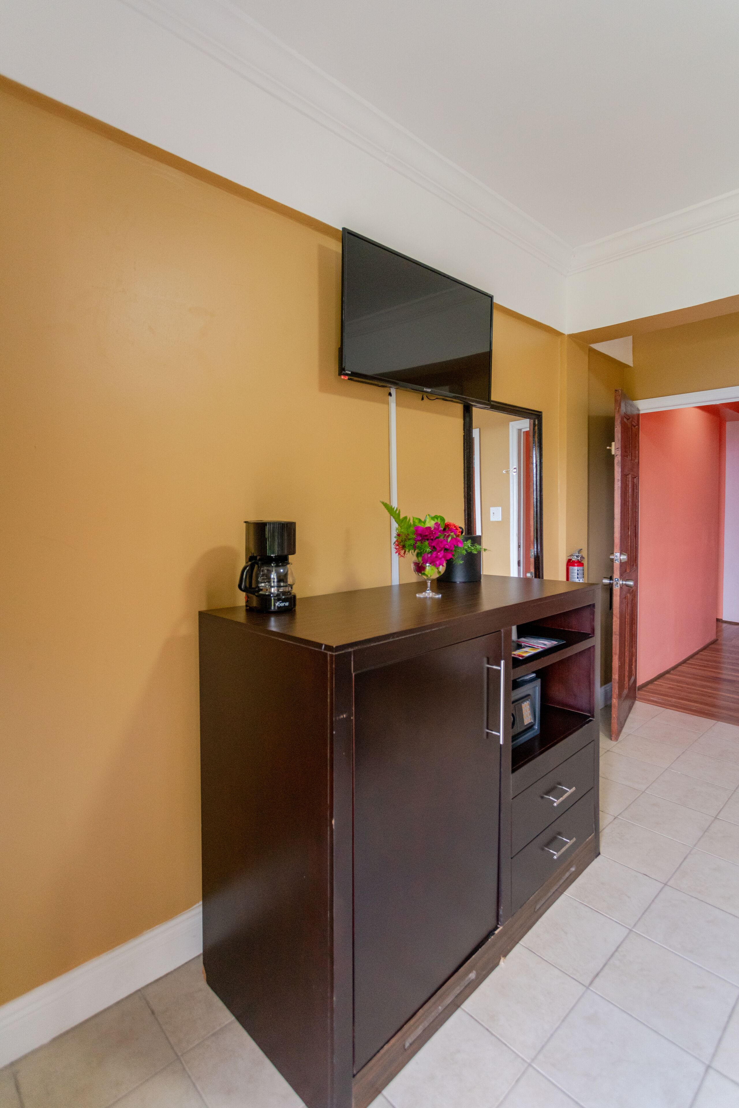 in-room safe, individually decorated, individually furnished, desk