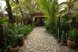 Exterior - La Villa Boutique Hotel (Accra)