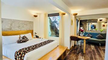 อพาร์ทเมนท์ | มินิบาร์, ตู้นิรภัยในห้องพัก, ตกแต่งพิเศษโดยเฉพาะ, โต๊ะทำงาน