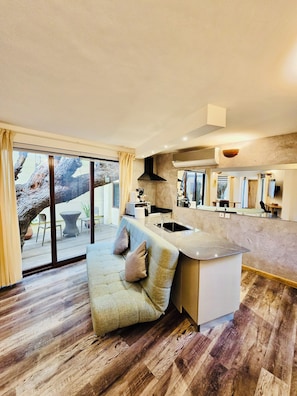 Apartment | Balcony view - La Villa Boutique Hotel (Accra)