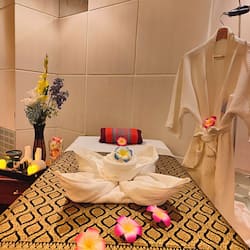 Body treatments, Thai massages, facials