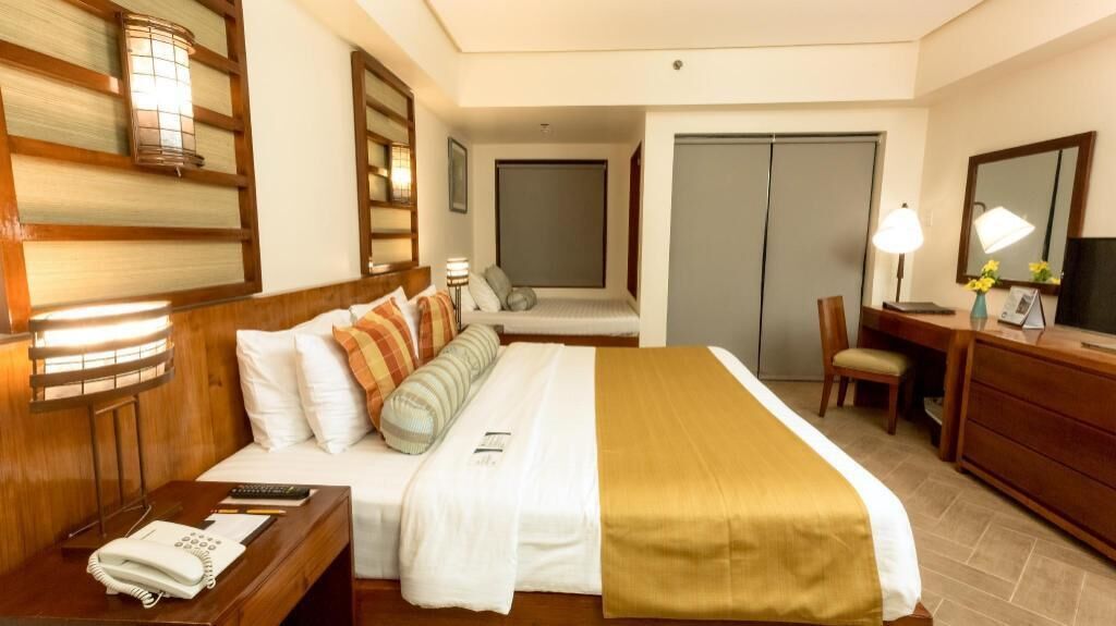 In-room safe, desk, laptop workspace, iron/ironing board