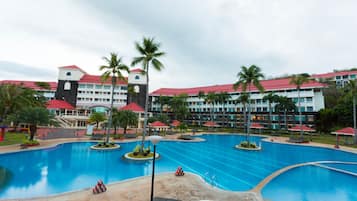 Outdoor pool, free pool cabanas