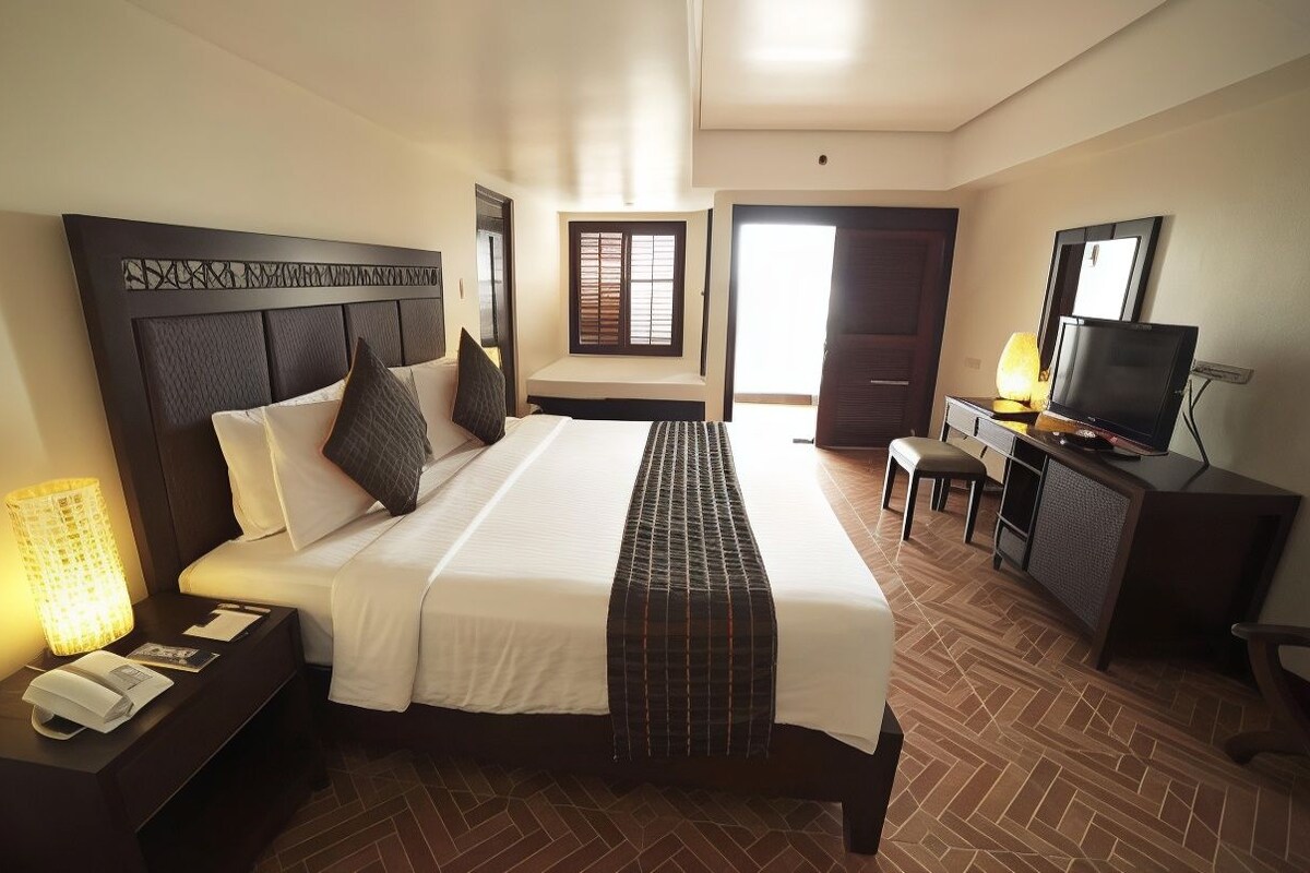 In-room safe, desk, laptop workspace, iron/ironing board