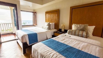 Caja de seguridad en la habitación y escritorio