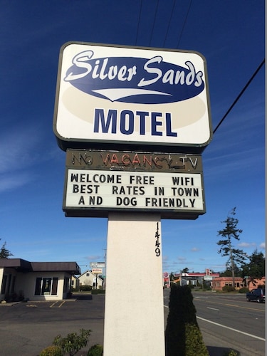 Silver Sands Motel