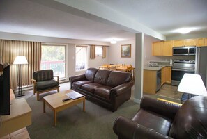 Appart'hôtel, 2 chambres, 2 salles de bains | Coin séjour