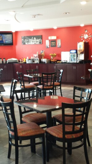 Free daily continental breakfast 